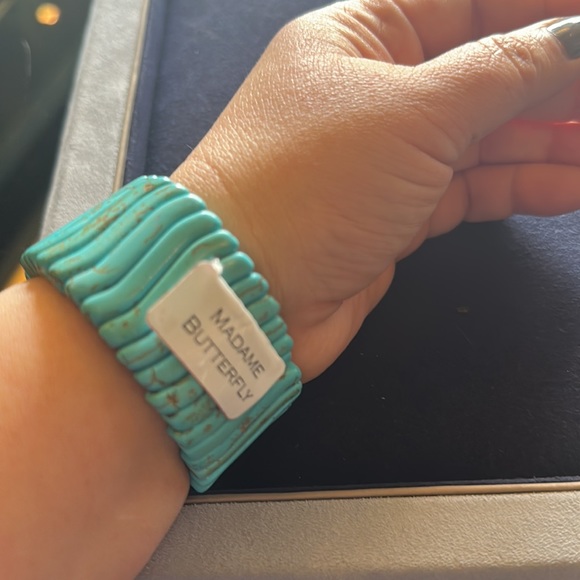 NWT Madame Butterfly Hand made Elasticated Bracelet in real Turquoise stones! - Picture 7 of 13